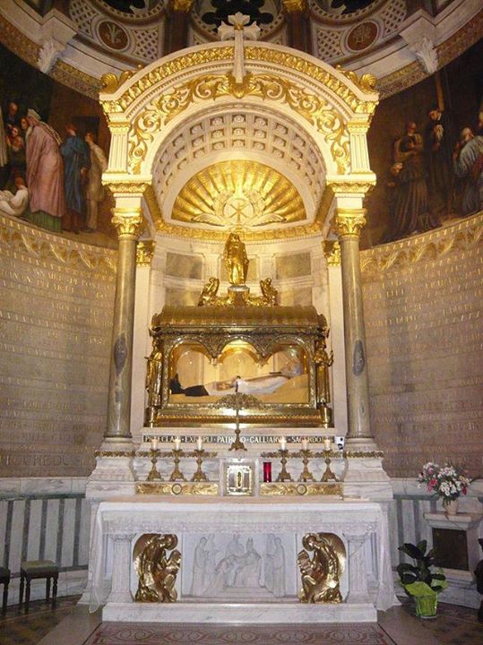 Le curé d'Ars dans la basilique d'Ars-sur-Formans